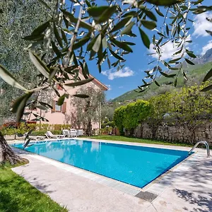 https://beths-house-lake.hotelinveneto.com