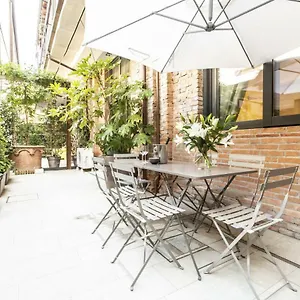 Elegant Fornasa Vecia, Canal View With A Beautiful Garden R&r Venise